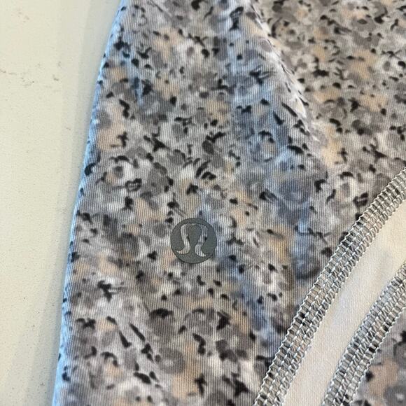 Lululemon Run Inspire Crop II All Luxtreme Capri Leggings Size 8 - Picture 9 of 9